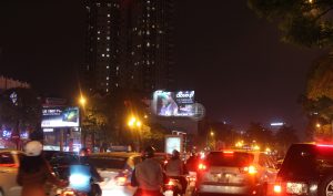 Bảng quảng cáo ốp tường lớn