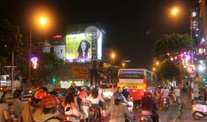 Biển quảng cáo tấm lớn