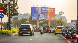 Quang cao billboard ngoai troi