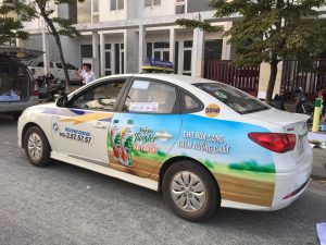 Quảng cáo trên xe ô tô