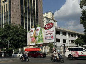 Quảng cáo ngày trời trong ngày tết