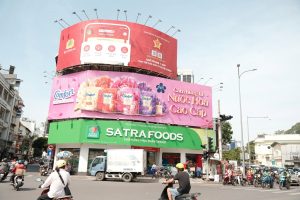 QUẢNG CÁO NGOÀI TRỜI ỐP TƯỜNG