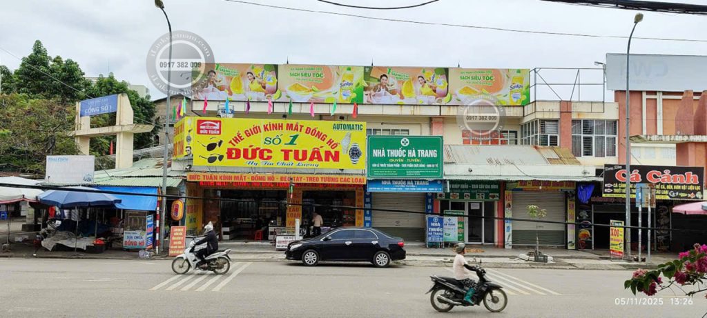 quảng cáo chợ ngoài trời
